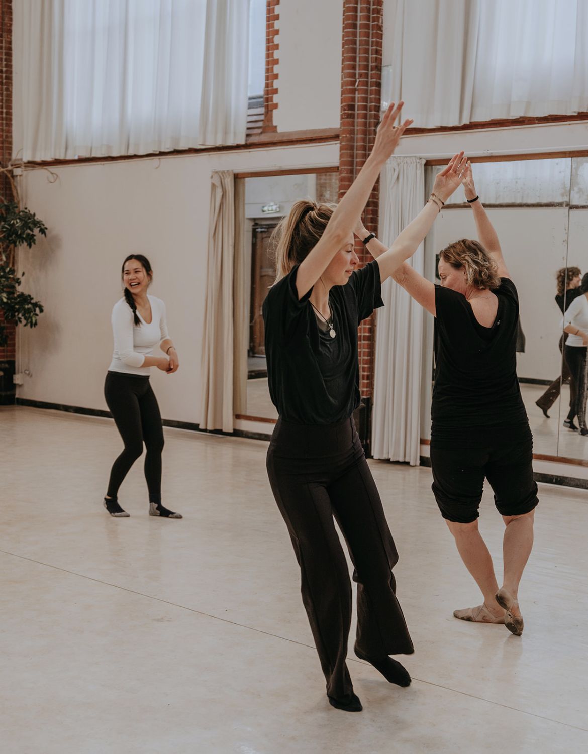 Modern Dance Classes