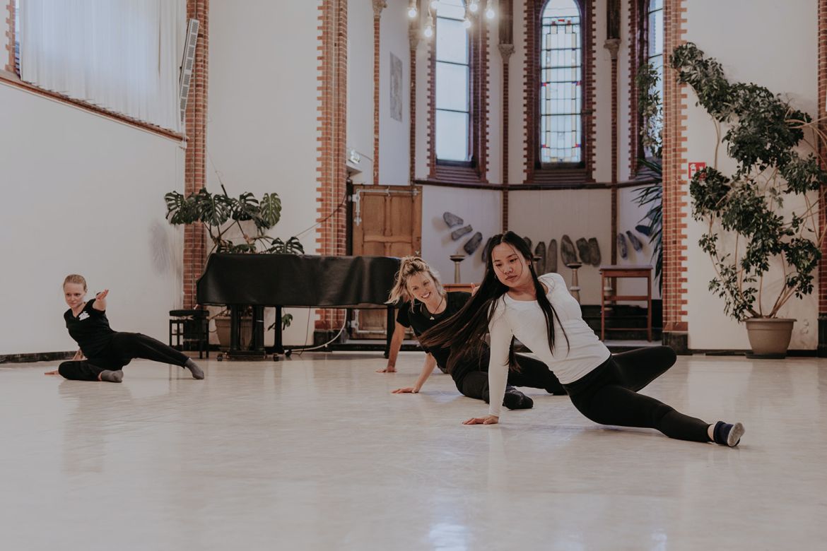 Modern Dance Classes