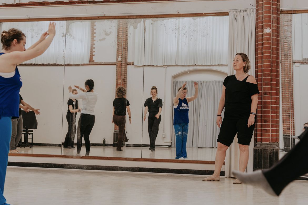 Modern Dance Classes
